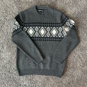 Cozy and wintery men’s Barbour sweater. 100% wool.